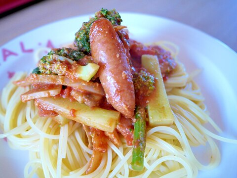 残り野菜で簡単トマトチーズソースパスタ